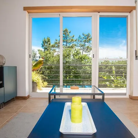 Casa Gemeos アルコバサ