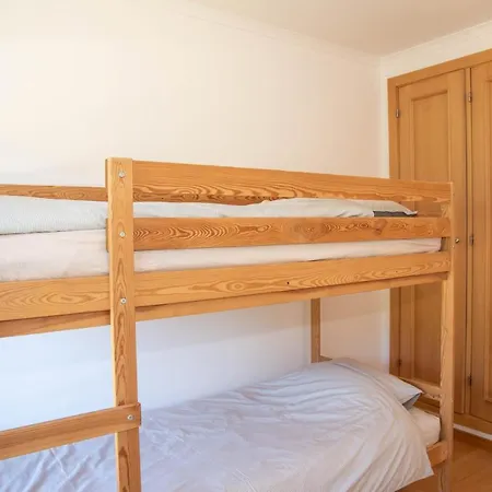 Casa Gemeos アルコバサ